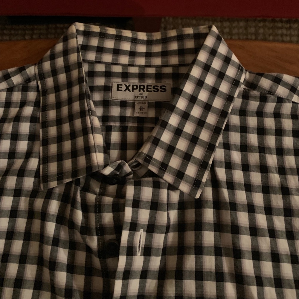 Express - Men’s Button Down - Black Pattern
